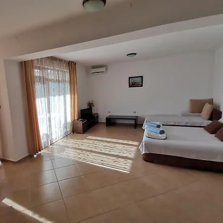 Tilly Apartment