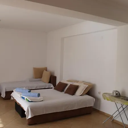 Tilly Apartment